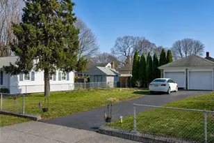 13 Cameron St, Pawtucket, RI 02861 - Photo 4