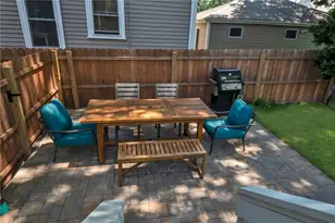 212 Lowden St, Pawtucket, RI 02860 - Photo 36