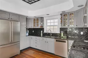 212 Lowden St, Pawtucket, RI 02860 - Photo 16