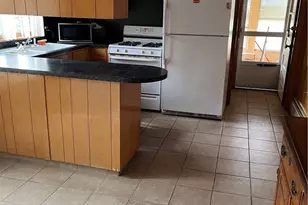 33 Bolton Ave Ave, Providence, RI 02908 - Photo 4