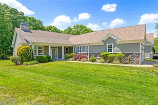14 Newbury Dr, Westerly, RI 02891 - Photo 1