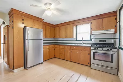 10 Jones Avenue, Pawtucket, RI 02861 - Photo 4
