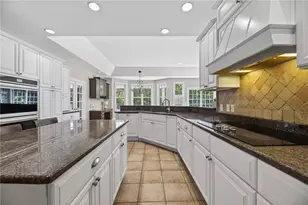11 Yarmouth Dr, Westerly, RI 02891 - Photo 10