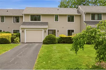 13 Fox Run, Portsmouth, RI 02871 - Photo 2