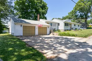 20 Terrace Ave, Cumberland, RI 02864 - Photo 2