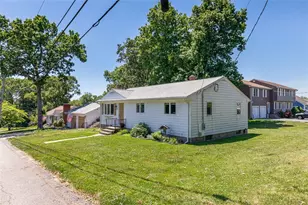 20 Terrace Ave, Cumberland, RI 02864 - Photo 4