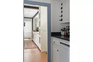 15 Willow St, Newport, RI 02840 - Photo 8