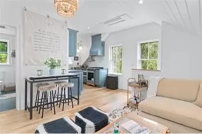 17 Willow Street #3, Newport, RI 02840 - Photo 4