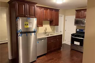 104 John St, Providence, RI 02906 - Photo 2