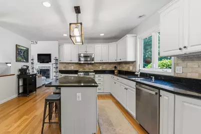 134 Wickham Road, North Kingstown, RI 02852 - Photo 20