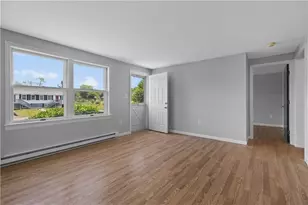 32 Prince Henry Ave, Portsmouth, RI 02871 - Photo 10