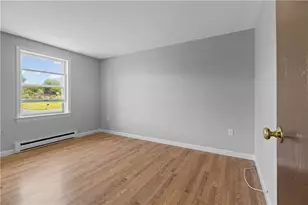 32 Prince Henry Ave, Portsmouth, RI 02871 - Photo 12