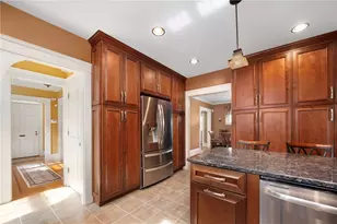 335 Doyle Ave, Providence, RI 02906 - Photo 10