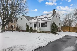 161 Mitchell's Ln, Middletown, RI 02842 - Photo 1