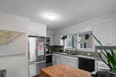 161 Mitchells Lane, Middletown, RI 02842 - Photo 10