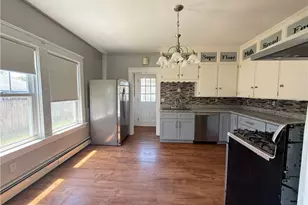 28 Richland St, Cranston, RI 02910 - Photo 8