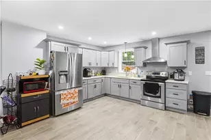 872 Branch Ave, Providence, RI 02904 - Photo 30