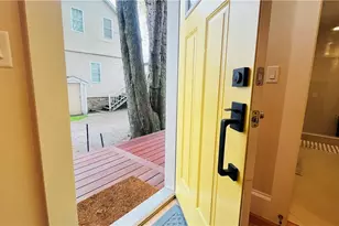 35 Memorial Blvd, Newport, RI 02840 - Photo 24