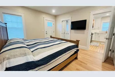 35 Memorial Boulevard #1, Newport, RI 02840 - Photo 20