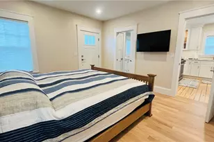 35 Memorial Blvd, Newport, RI 02840 - Photo 20