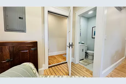 35 Memorial Boulevard #1, Newport, RI 02840 - Photo 6
