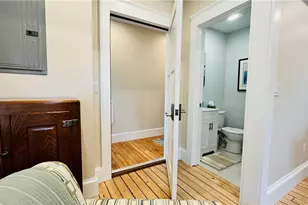 35 Memorial Blvd, Newport, RI 02840 - Photo 6