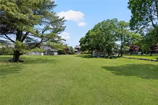 469 Wapping Rd, Portsmouth, RI 02871 - Photo 10