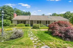 105 Fairfield Dr, North Kingstown, RI 02852 - Photo 1
