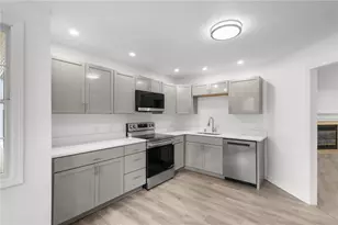 43 Trellis Dr, West Warwick, RI 02893 - Photo 2