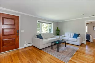 18 Hattie Ave, Smithfield, RI 02828 - Photo 4