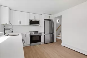 25 Stoneham St, Cranston, RI 02920 - Photo 22