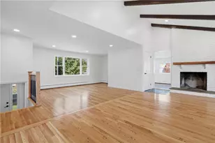 25 Stoneham St, Cranston, RI 02920 - Photo 10