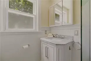1536 Main Rd, Tiverton, RI 02878 - Photo 22