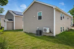 63 Chester Ave, Providence, RI 02907 - Photo 28