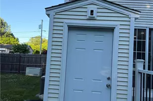 30 Gaglione Ct, Cranston, RI 02921 - Photo 12