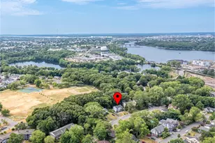 160 Bourne Ave, East Providence, RI 02916 - Photo 4