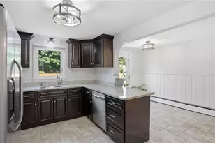 55 Blue Hill Dr, Warwick, RI 02886 - Photo 8