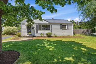 55 Blue Hill Dr, Warwick, RI 02886 - Photo 2