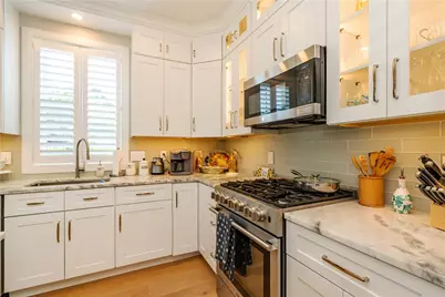 15 Castle Street #9, East Greenwich, RI 02818 - Photo 14