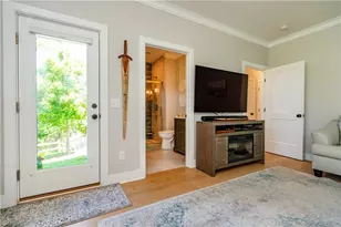 15 Castle St, East Greenwich, RI 02818 - Photo 20
