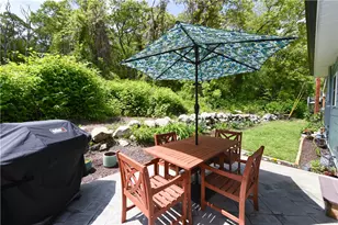 46 Maple St, South Kingstown, RI 02879 - Photo 12