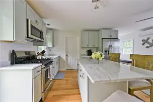 46 Maple St, South Kingstown, RI 02879 - Photo 4