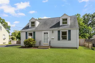 70 New Lexington Rd, North Kingstown, RI 02852 - Photo 2