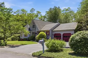 32 Briarwood Rd, Lincoln, RI 02865 - Photo 2