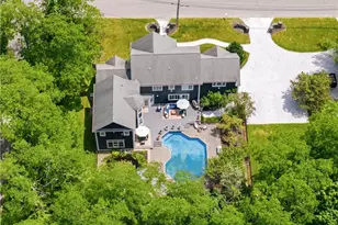 198 Poppasquash Rd, Bristol, RI 02809 - Photo 2