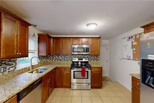 27 Amherst Rd, Warwick, RI 02889 - Photo 8