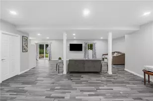 12 Woodlake Dr, Johnston, RI 02919 - Photo 18
