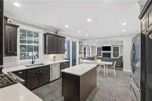 12 Woodlake Dr, Johnston, RI 02919 - Photo 6