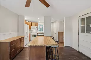 10 Hobart St, Westerly, RI 02891 - Photo 18