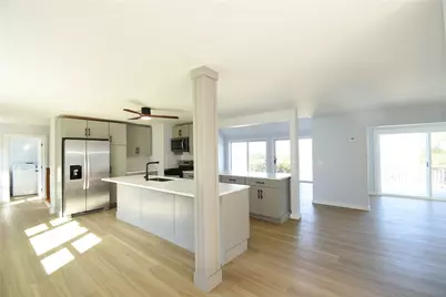 32 J H Dwyer Drive, Middletown, RI 02842 - Photo 8